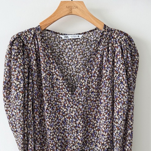 Zara Floral Ruched Mini Dress Size M Purple Black Long Sleeve V-Neck Ruffle Hem - Picture 4 of 14